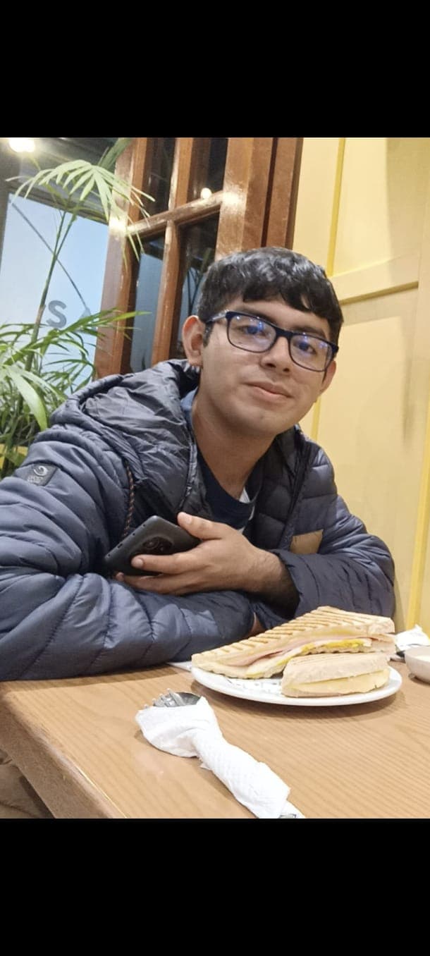 Foto de perfil de Adrián, Desarrollador Fullstack